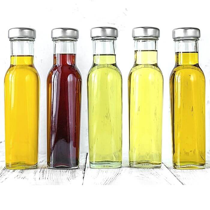 Variedad de botellas de aceite para C60